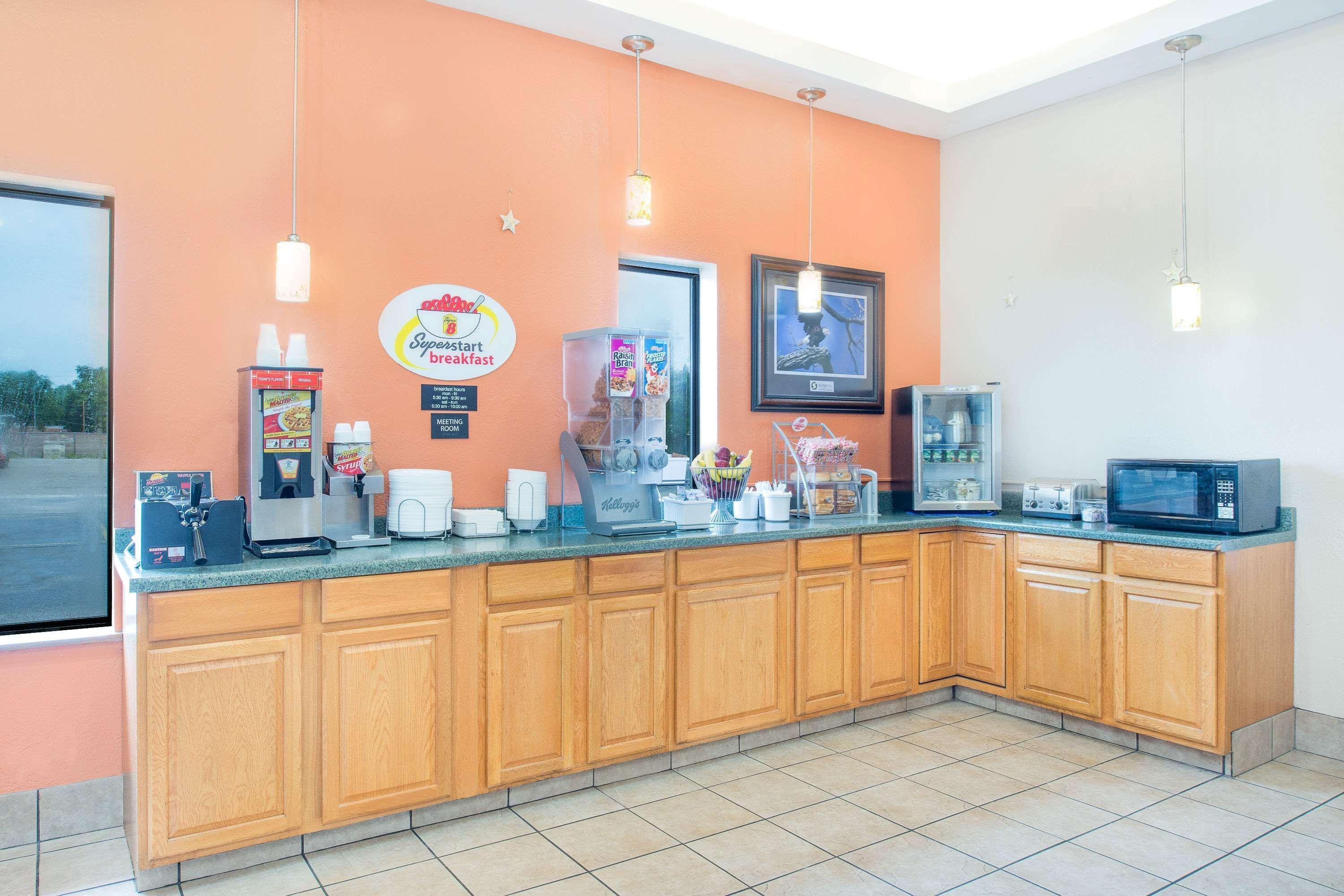 Super 8 By Wyndham Terre Haute Exteriér fotografie